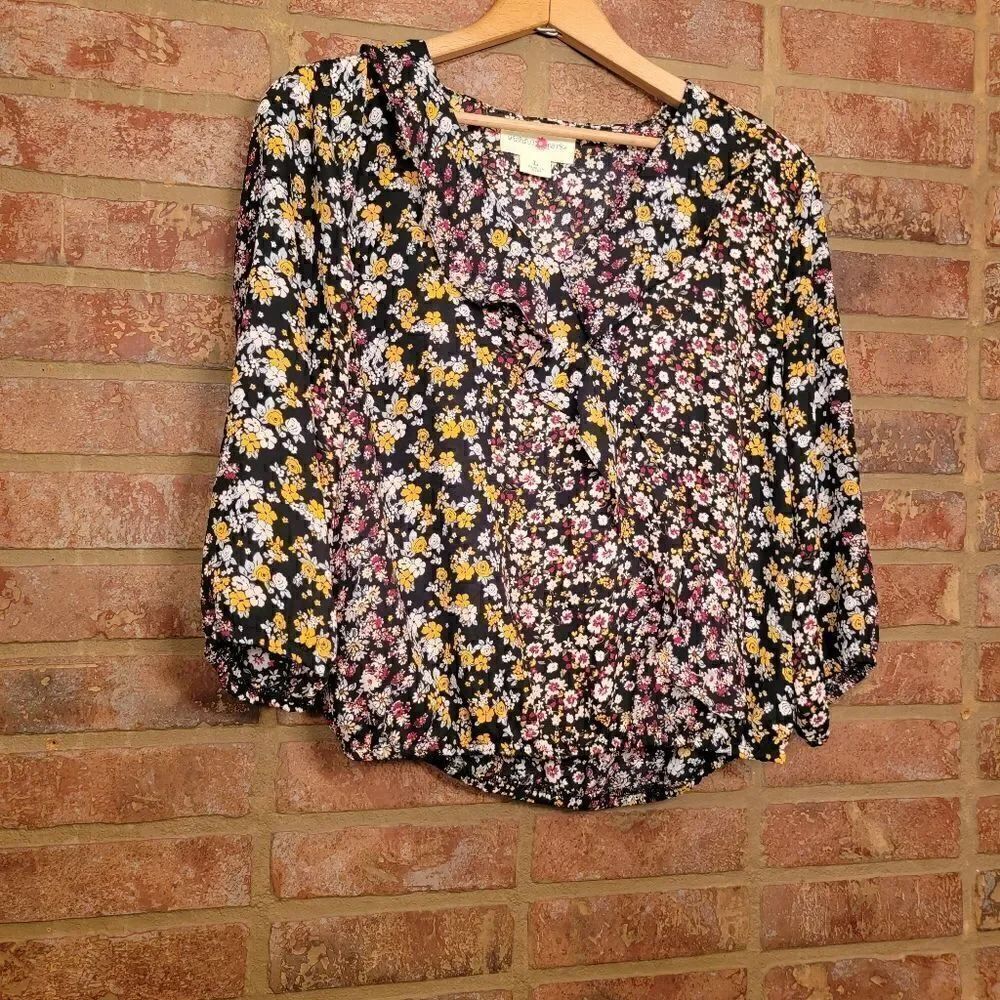 Wishful Park Floral Top Size large